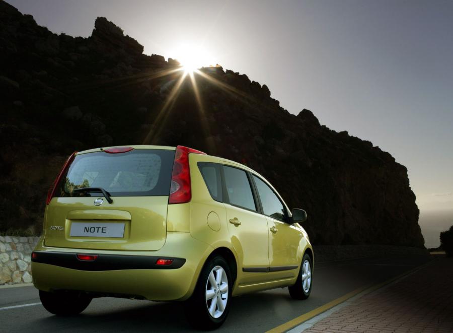  Nissan Note 2005 года  (фото 2 из 22)